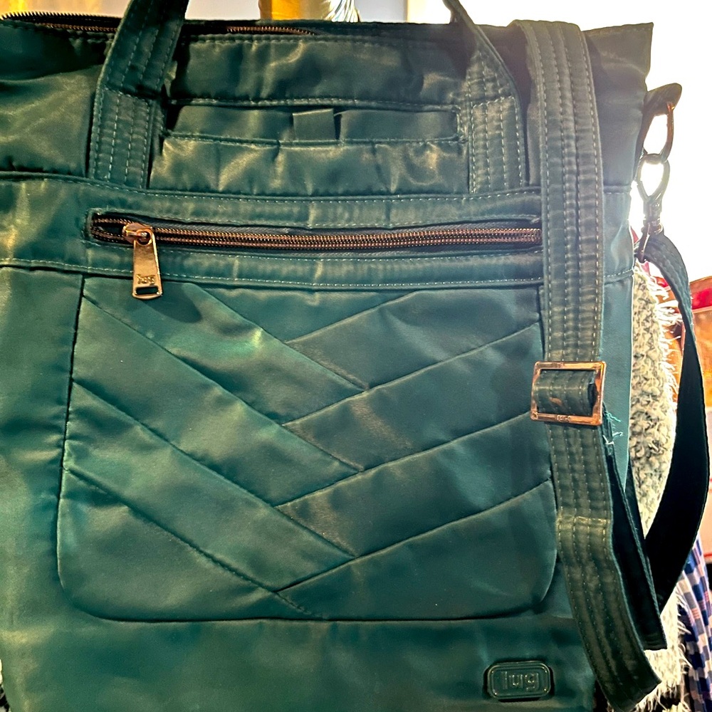 Lug bag crossbody multi pocket 🐳 beautiful color